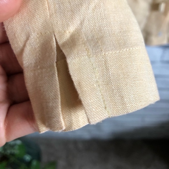 Connie Roberson • Linen Button Up Top 347 - Picture 5 of 8